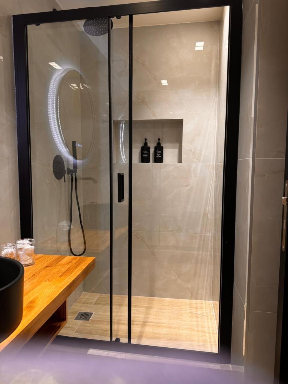 Aparthotel Triple A - Near Ermou Shopping Street - Family Hospitality - Free Parking! Ateny Zewnętrze zdjęcie